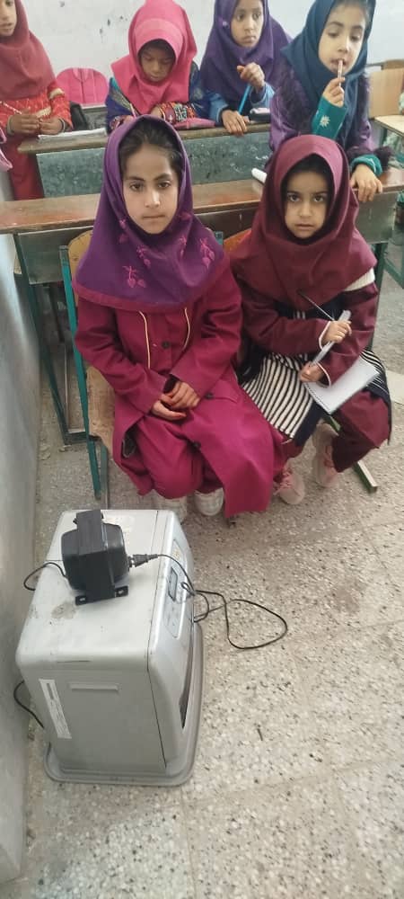 تهیه بخاری برای مدارس دخترانه سراوان، خیریه بنیاد همدلان کودک و نوجوان